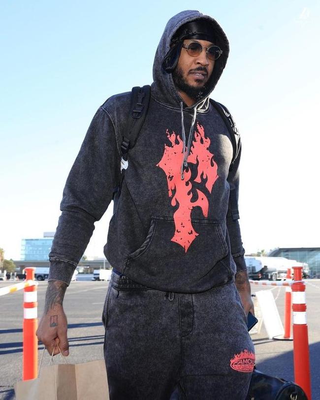 反诈警示：虚假牌照网站的常见伪装方式。（警惕诈骗：假牌照网站惯用伪装术）